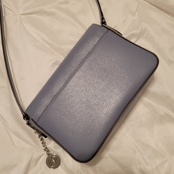 DKNY crossbody purse - Picture 5 of 5